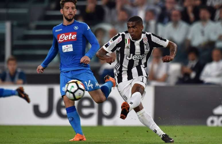 O brasileiro Douglas Costa teve atuação apagada (Foto: Divulgação)