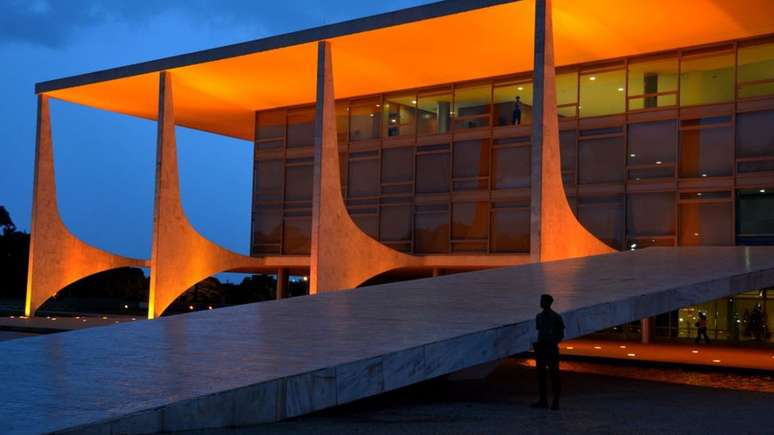 Enquetes podem ser divertidas, mas não servem para prever quem ocupará o Palácio do Planalto (foto) em 2019