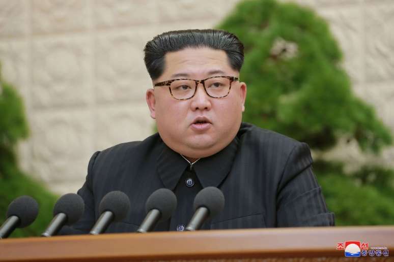 Foto da KCNA mostra líder norte-coreano Kim Jong Un discursando em Pyongyang
20/04/2018 KCNA/via Reuters