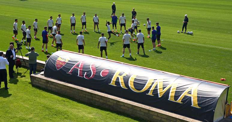 Jogadores da Roma treinam no centro de treinamento de Trigoria
23/04/2018 REUTERS/Tony Gentile