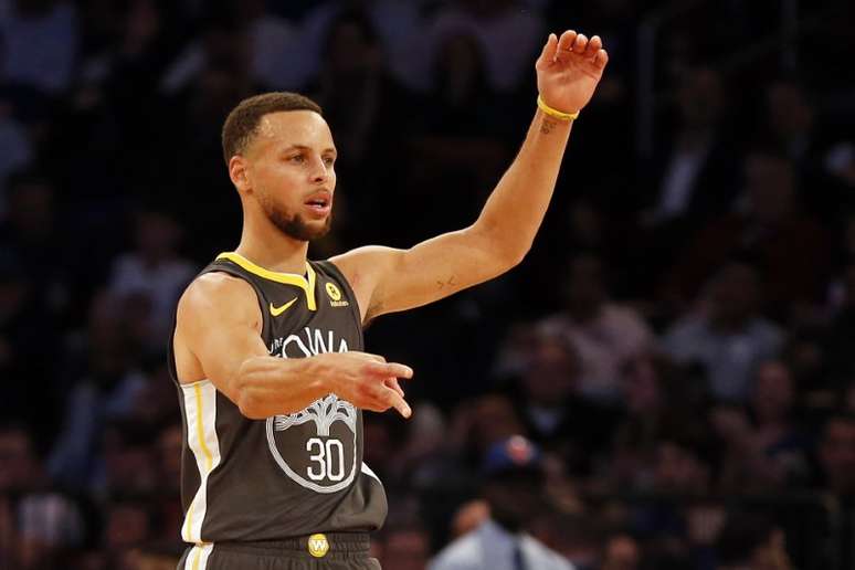 Stephen Curry em jogo do Golden State Warriors
 26/2/2018     Adam Hunger-USA TODAY Sports 