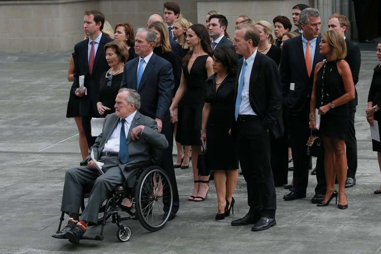 George H.W. Bush durante funeral de Barbara Bush em Houston
 21/4/2018    REUTERS/Richard Carson 