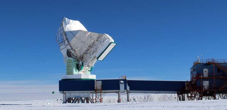 O South Pole Telescope faz parte do EHT (Foto: UChicagoNews)