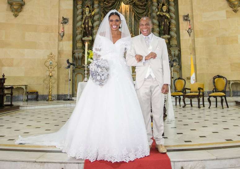 Uma das m&uacute;sicas tocadas na cerim&ocirc;nia foi &lsquo;Amar pelos Dois&rsquo;, tema de abertura de &lsquo;Tempo de Amar&rsquo;