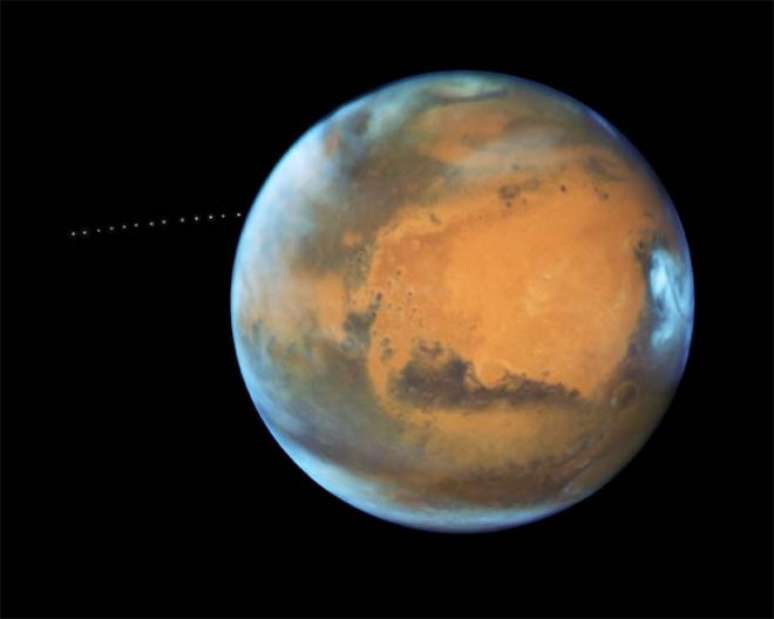 Imagem mostra lua de Marte em movimento (Foto: NASA/ESA)