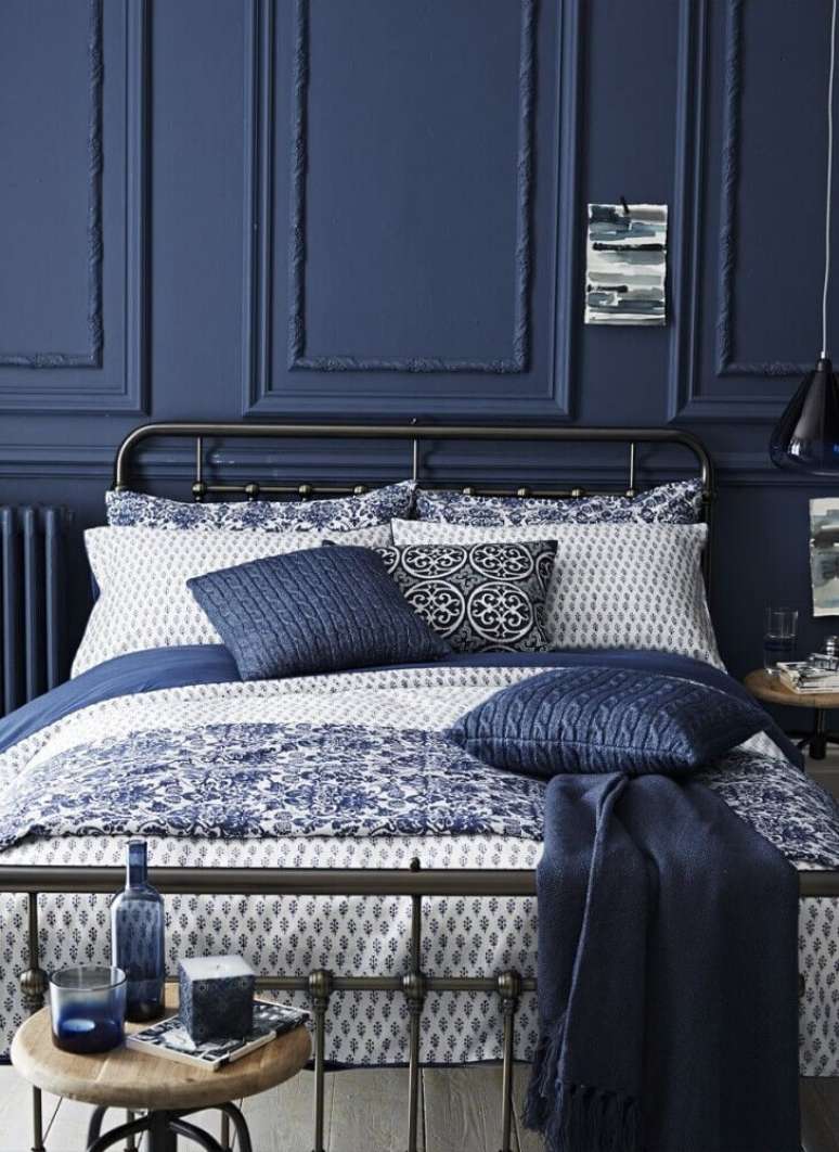 2. Decoração de quarto masculino em tons de azul