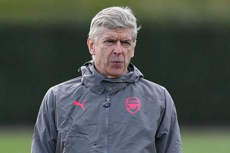 Wenger tem chance de se despedir do Arsenal com um título (Foto: Ben Stansall / AFP)