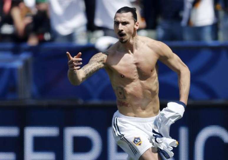 Suécia confirma que Ibrahimovic não disputará Copa do Mundo