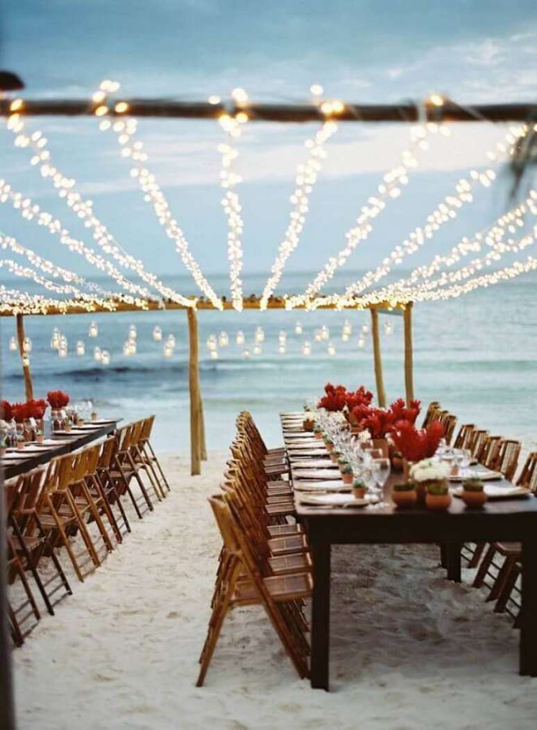 11. Decoração de mesas para casamento na praia simples