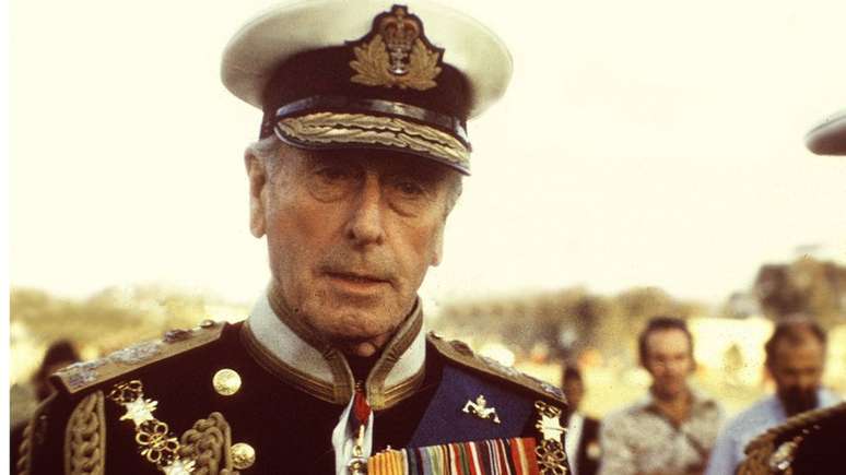 O nome escolhido para o bebê real homenageia o Lorde Louis Mountbatten, morto em 1979, tio-avô do príncipe Charles