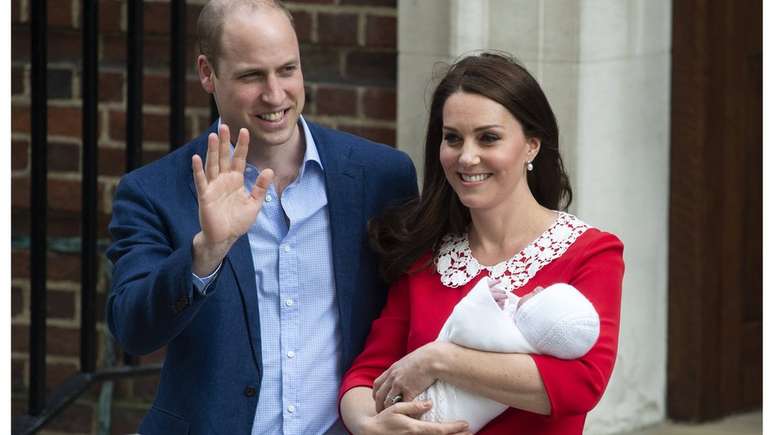 O príncipe William e a duquesa de Cambridge, Kate Middleton, levaram quatro dias para anunciar o nome do terceiro filho: Louis Arthur Charles