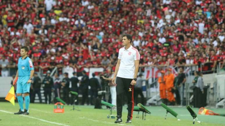 Maurício Barbieri no comando do Flamendo diante do Ceará (Foto: Staff Images/Flamengo)