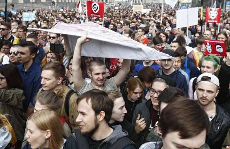 Protesto contra bloqueio do Telegram reúne milhares de pessoas na Rússia.