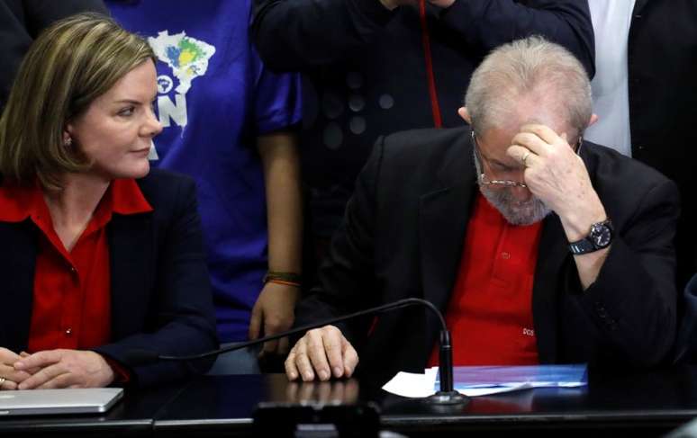 Senadora Gleisi Hoffmann, presidente nacional do PT, e ex-presidente Luiz Inácio Lula da Silva
13/07/2017
REUTERS/Nacho Doce