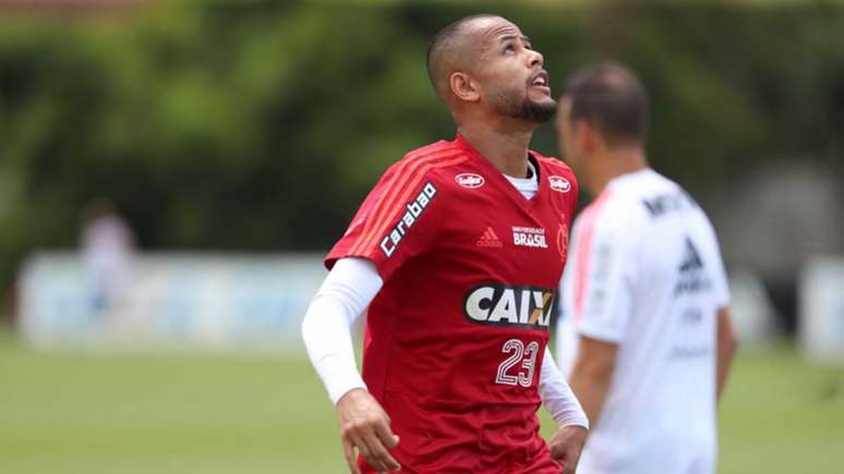 Geuvânio deve ganhar oportunidade entre os titulares do Rubro-Negro (Foto: Gilvan de Souza/Flamengo)