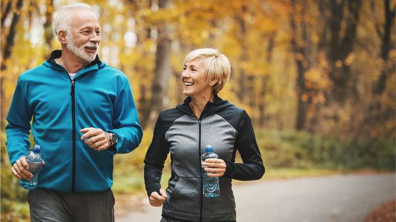 Fazer exerc&iacute;cio moderado por ao menos 30 minutos diariamente ajuda a viver mais, segundo estudo