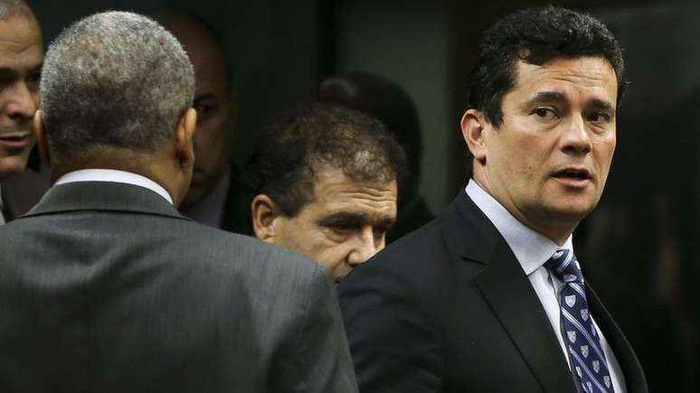 Nos corredores de Bras&iacute;lia, colou bord&atilde;o em refer&ecirc;ncia ao juiz: 'Sem foro, &eacute; Moro'