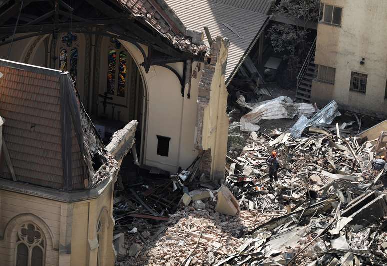 Escombros de prédio que desabou no centro de São Paulo 02/05/2018 REUTERS/Nacho Doce