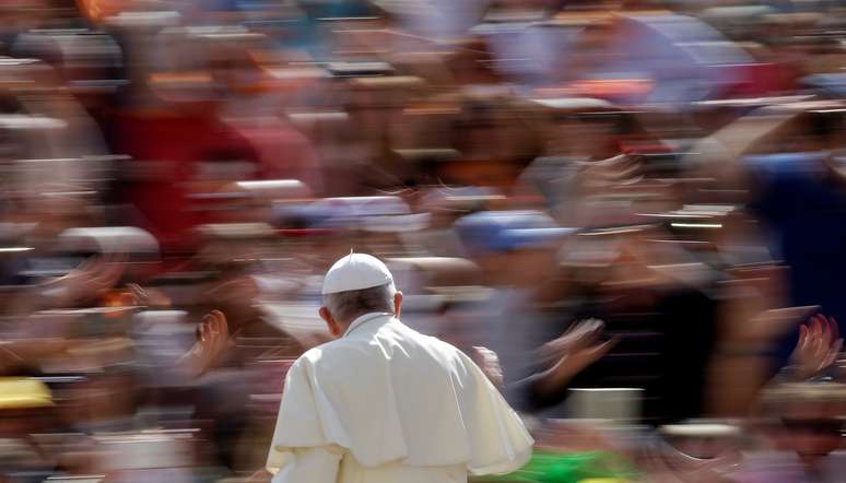 Papa Francisco em cerim&ocirc;nia aberta de quarta-feira no Vaticano
25/04/2018
REUTERS/Max Rossi 