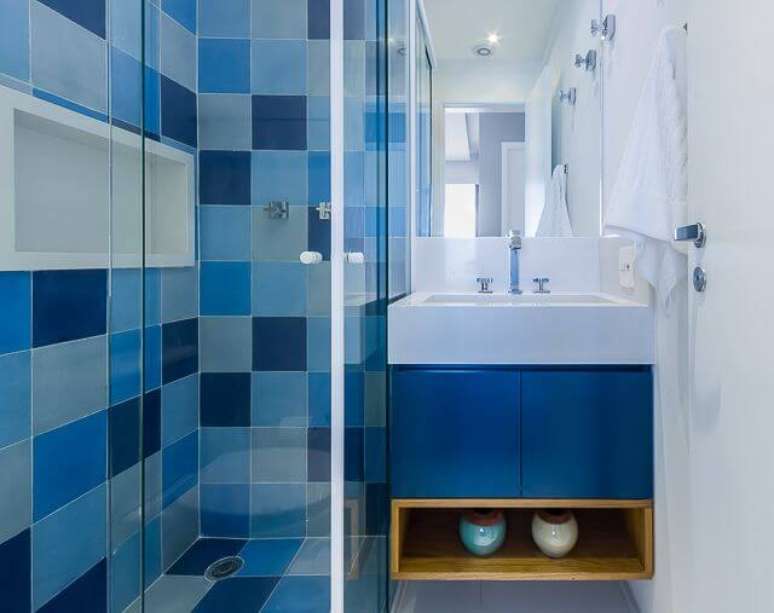 2. Inspire-se nos exemplos de uso de azulejo para banheiro que selecionamos! Projeto de Duda Senna