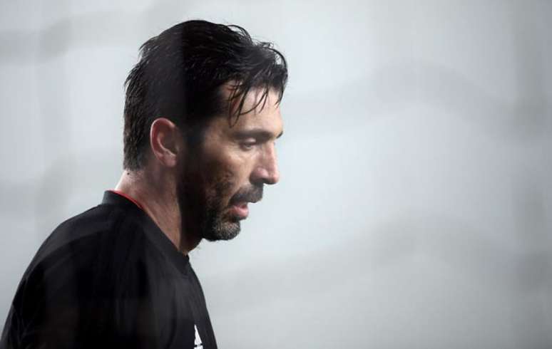 Buffon poderá deixar a Juventus ao fim desta temporada (Foto: Marco Bertorello / AFP)