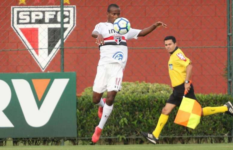 Helinho fez gol na vitória sobre o Vasco, nessa quarta-feira, pela Copa do Brasil sub-20 (Igor Amorim/saopaulofc.net)