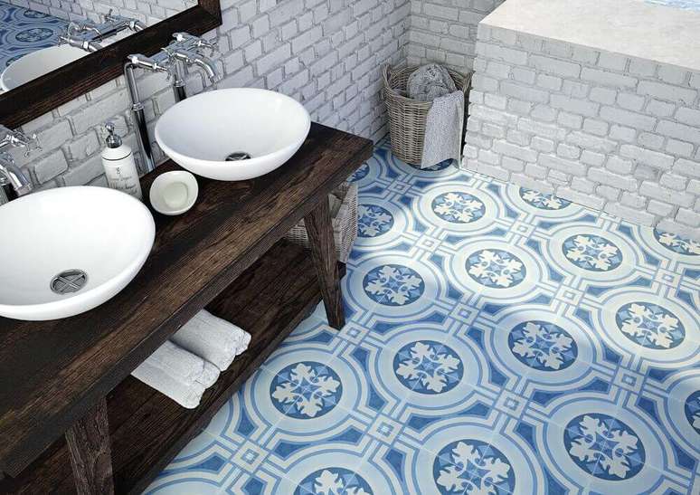 39. Piso hidráulico azul para decoração de banheiro