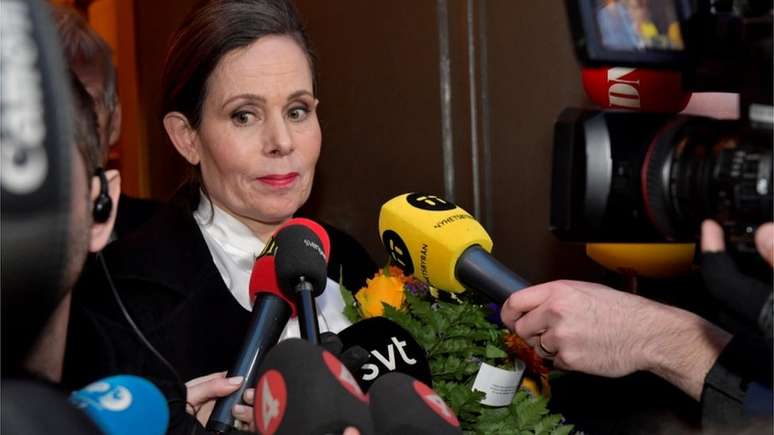 A secretária permanente da Academia Sueca, Sara Danius, anunciou que deixaria o cargo em abril de 2018