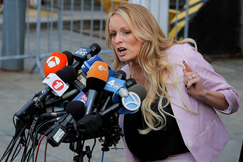 Stormy Daniels concede entrevista na saída de tribunal em Nova York
 16/4/2018   REUTERSLucas Jackson 