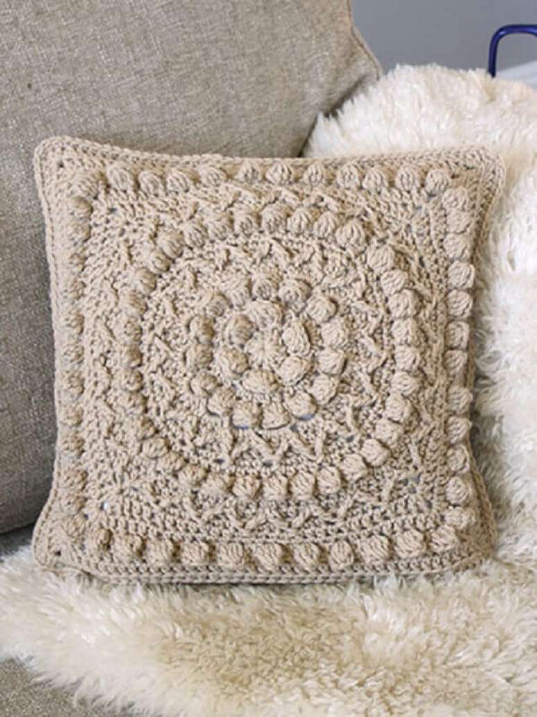 11. A capa de almofada de crochê permite vários estilos de decoração