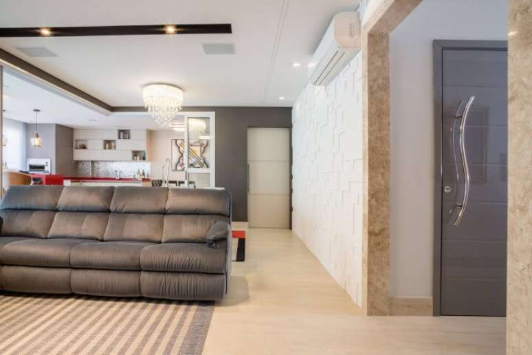 20. Sala de estar com papel de parede 3D branco