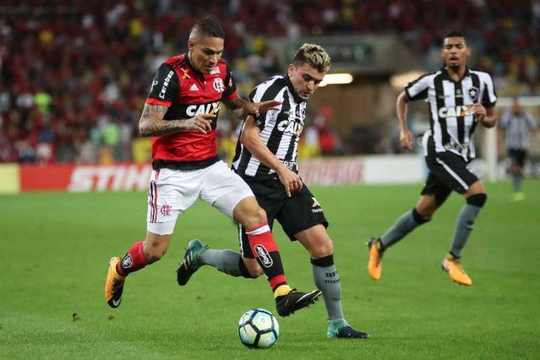 Guerrero quer voltar a jogar o mais rápido possível. Ele deve ser relacionado para o domingo (Fotos: Gilvan de Souza / Flamengo)