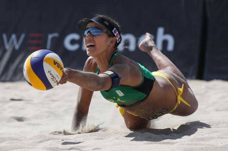 Bárbara conquista vitória número 250 e três duplas avançam em Huntington Beach (Foto: Confederação Brasileira de Vôlei)