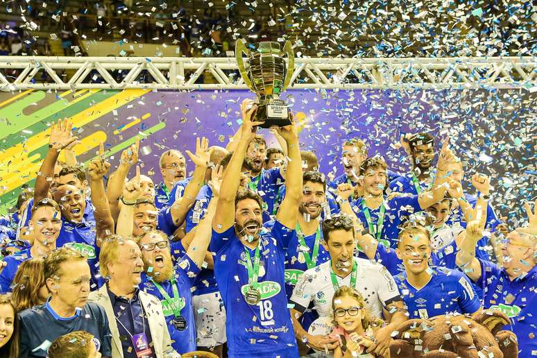 Cruzeiro comemora o título da temporada 2017/2018 da Superliga Masculina de Vôlei