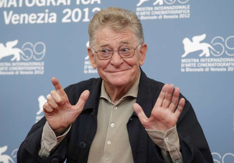 Diretor italiano Ermanno Olmi posa para fotos durante o Festival de Veneza
05/09/2012
REUTERS/Tony Gentile