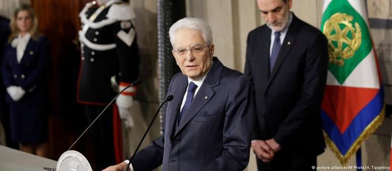 Presidente Sergio Mattarella tenta destravar impasse político que impera na Itália desde as eleições de março