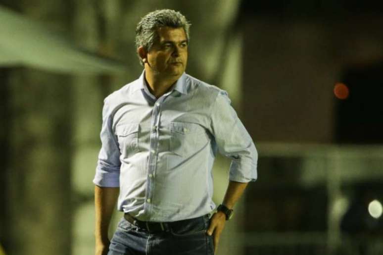 Ney Franco foi anunciado como novo técnico do Goiás após a demissão de Hélio dos Anjos (Foto: YASUYOSHI CHIBA/AFP)