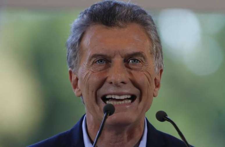 Macri pede ajuda ao FMI para frear alta do dólar