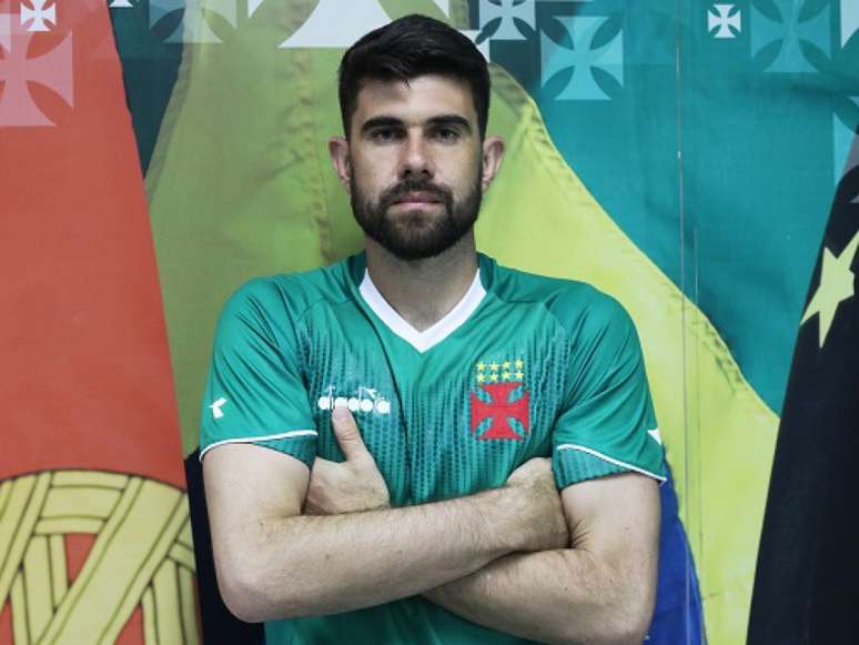 O goleiro Fernando Miguel assinou contrato com o Vasco até dezembro de 2019 (Foto: Thiago Moreira/Vasco)