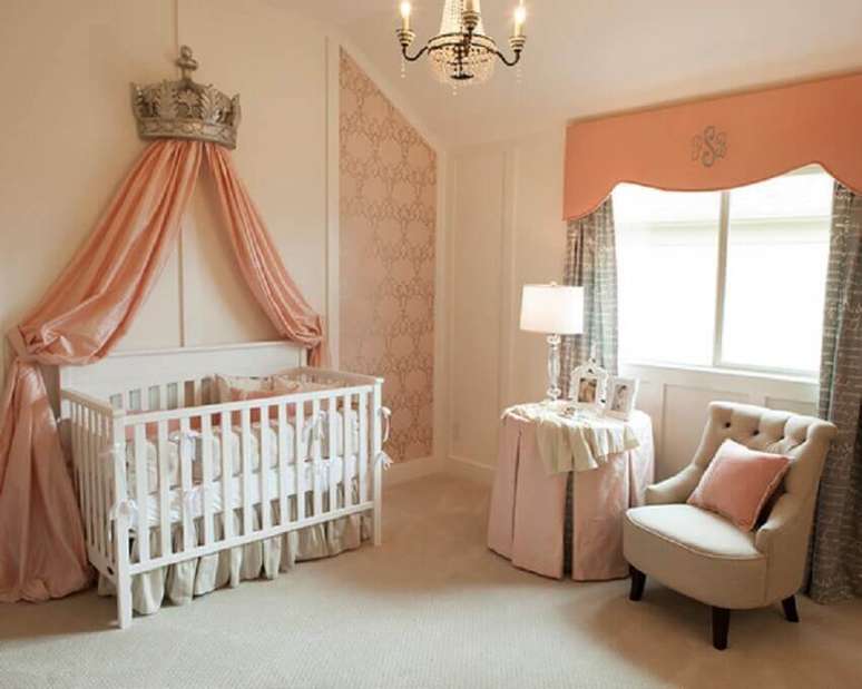 51. O estilo princesa é muito utilizado para a decoração de quarto de bebê feminino