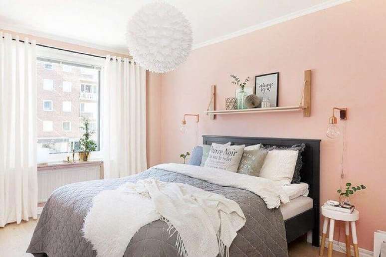10. Decoração para quarto feminino jovem em tons de rosa e cinza