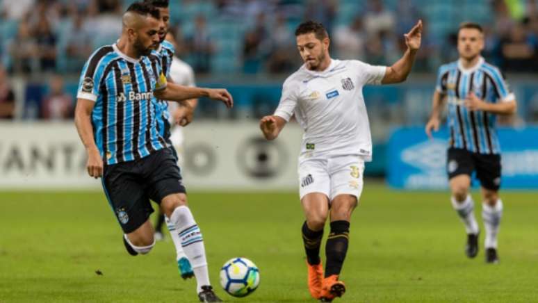 Confira na sequência de fotos os cinco últimos jogos do Santos na temporada - Grêmio 5 x 1 Santos - 4ª rodada do Brasileirão