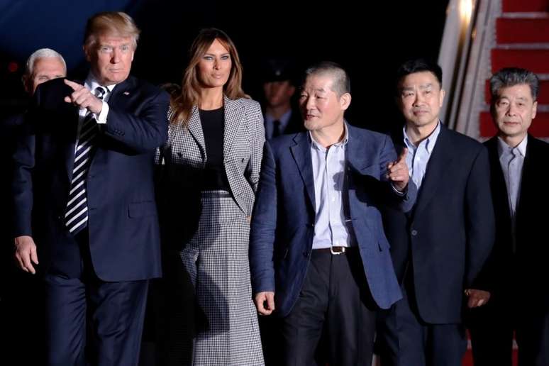 Trump recebe ex-presos norte-americanos soltos pela Coreia do Norte 10/05/2018 REUTERS/Jonathan Ernst