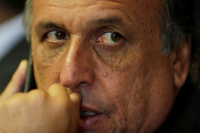 Governador do Rio de Janeirol, Luiz Fernando Pez&atilde;o, antes de cerim&ocirc;nia em Bras&iacute;lia
03/04/2018 REUTERS/Ueslei Marcelino