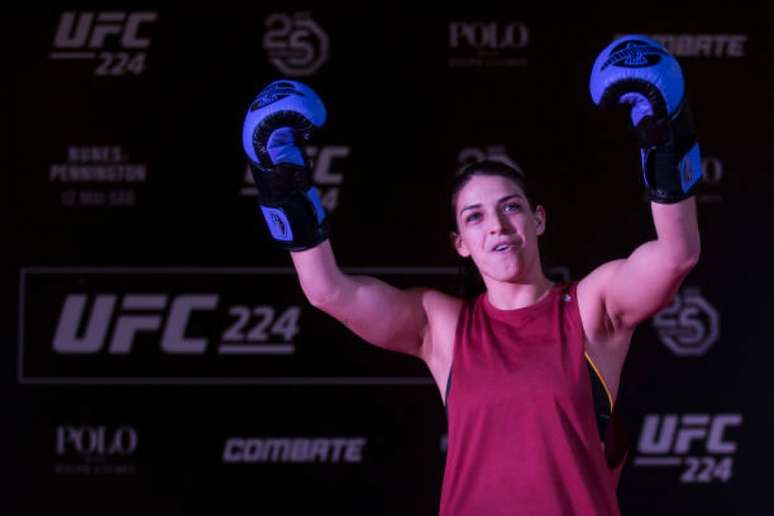 Mackenzie Dern foi uma das atletas mais festejadas em treinamento para o UFC 224, no Rio (Foto: Getty Images)
