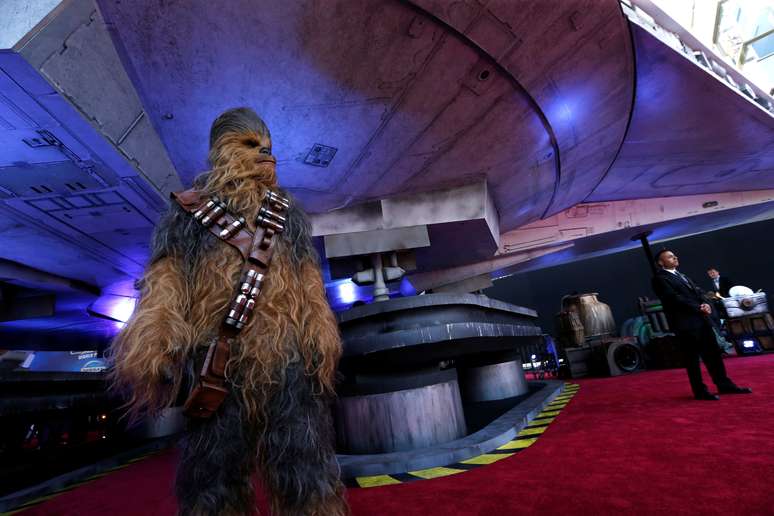 Personagem Chewbacca na pré-estreia de "Han Solo: Uma História Star Wars" em Los Angeles 10/05/2018 REUTERS/Mario Anzuoni
