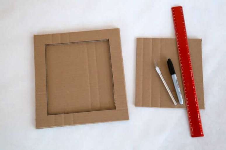 5. Anote os materiais de como fazer porta-retrato de papelão