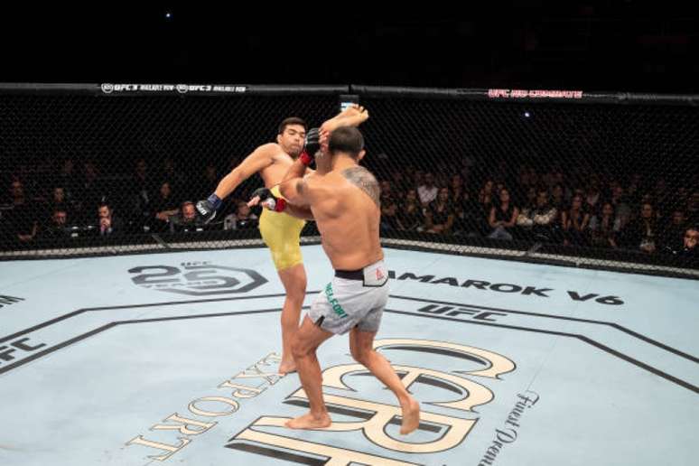 Lyoto acertou chute de cinema para nocautear Vitor Belfort em sua despedida do Ultimate (Foto: Getty Images/UFC)