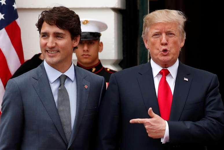 Primeiro-ministro do Canadá, Justin Trudeau, e presidente dos EUA, Donald Trump, na Casa Branca
11/10/2018 REUTERS/Jonathan Ernst