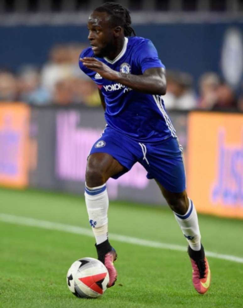 Victor Moses, do Chelsea, é o principal nome da Nigéria (Foto: AFP/Hannah Foslien)